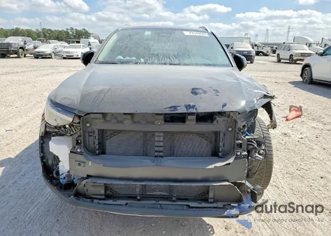 2025 Volvo Xc40 Core z USA, uszkodzony, nr VIN YV4L12UJ2S2607465